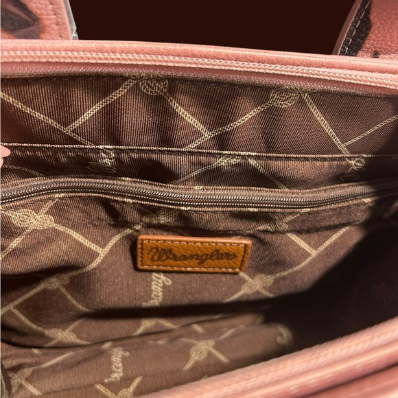 Wrangler Pink and Black Cow Print Women's Bag with concealed carry zipper pouch - Picture 10 of 13
